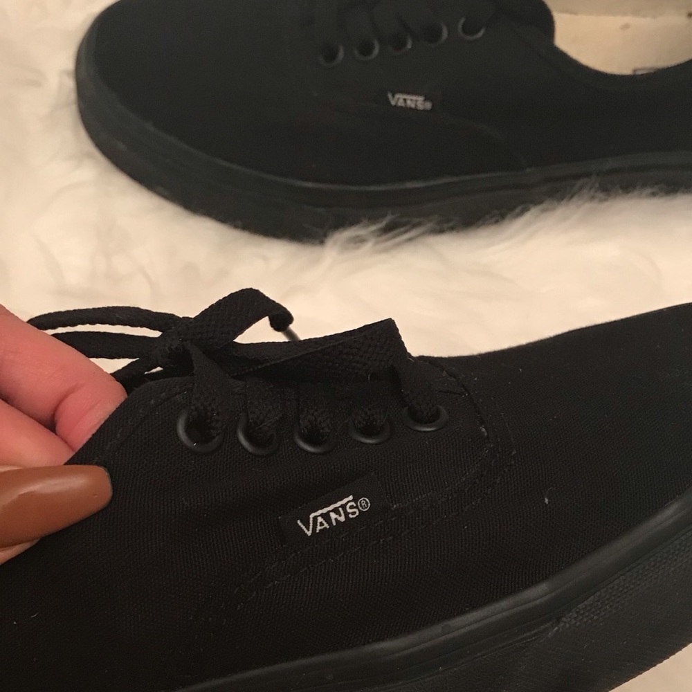 ALL BLACK MEN VANS